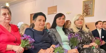Яркий концерт и море улыбок: в нашей школе отпраздновали День учителя!