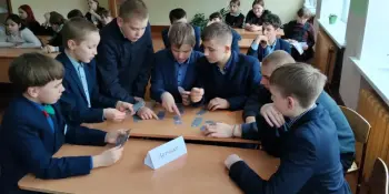 Конкурсно-игровая программа "А ну-ка, мальчики!"